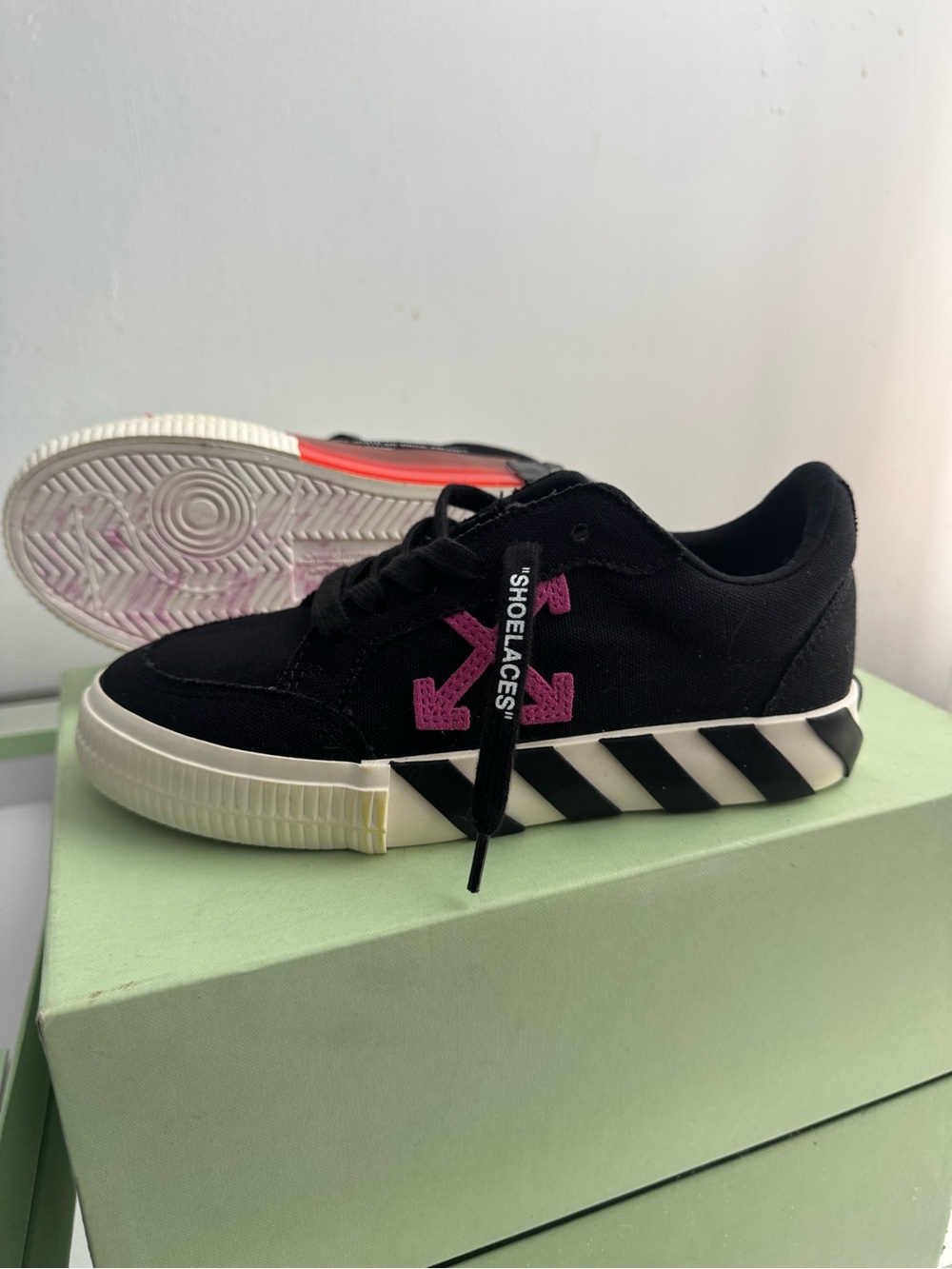 Off-White Kids Black Sneakers with Pink Arrow and Red Zip Tie